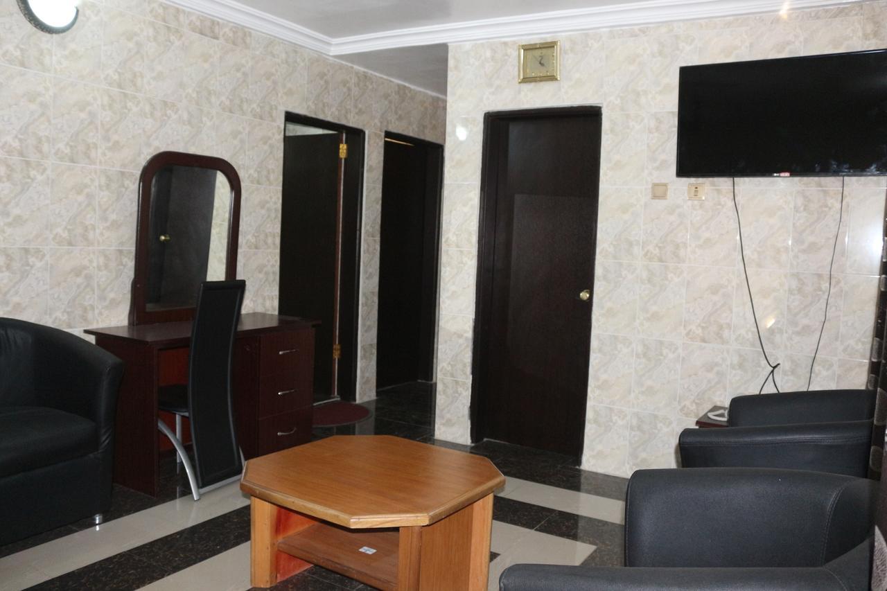 Cute Villa Hotel And Suites Uyo Exterior photo