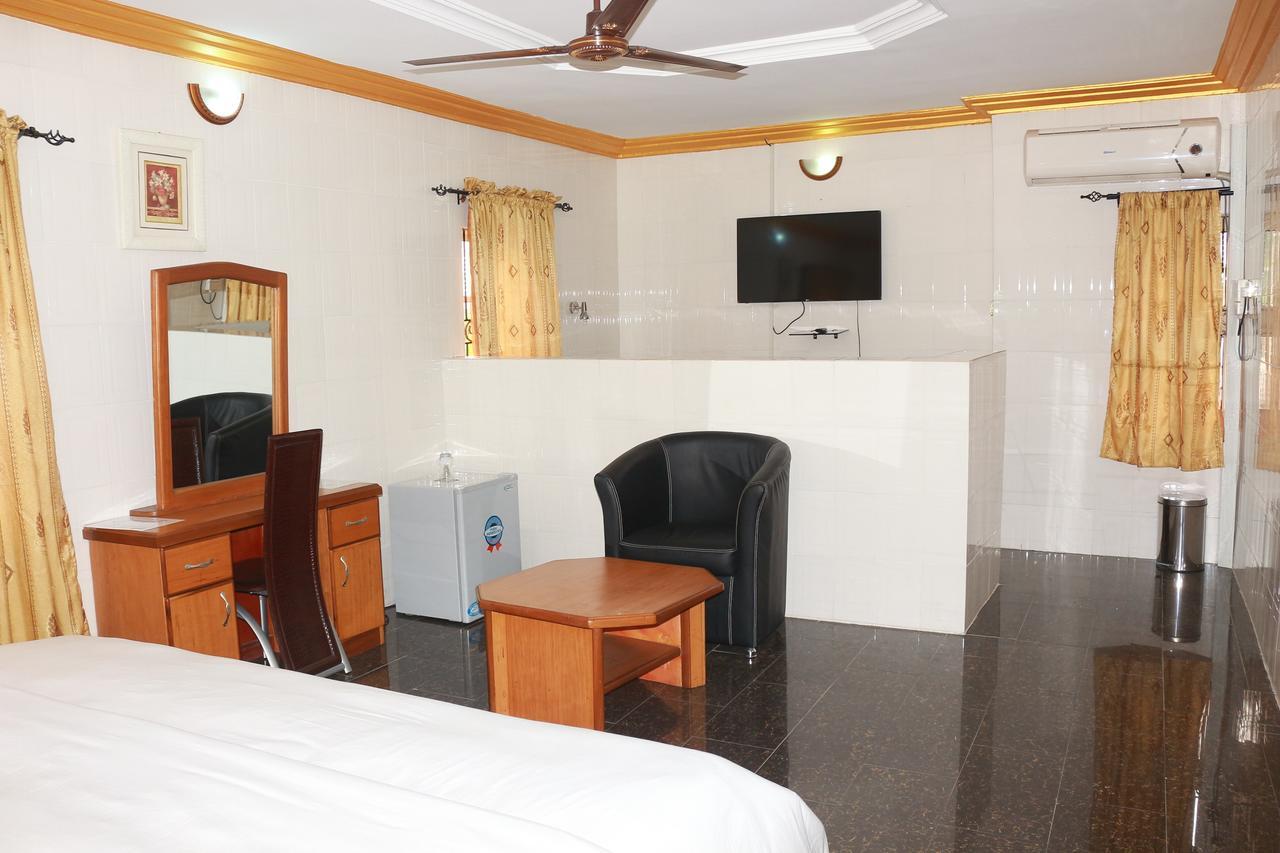 Cute Villa Hotel And Suites Uyo Exterior photo