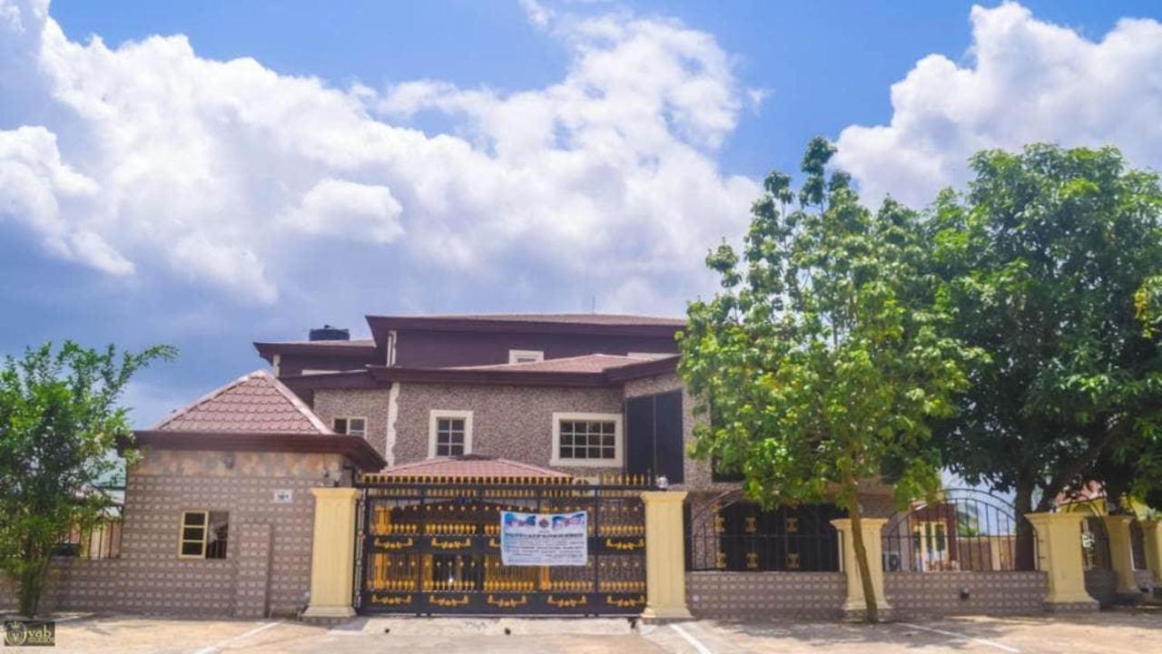 Cute Villa Hotel And Suites Uyo Exterior photo